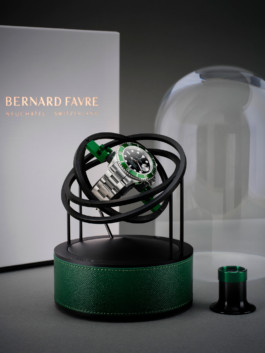 WATCH WINDER WITH A ROLEX